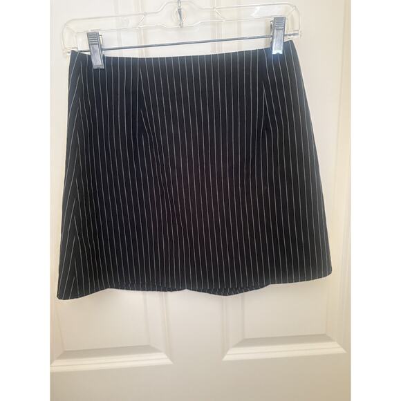 PRINCESS POLLY Luca Pin Stripe 2 Pc SET Crop Top Mini Skirt Size 4 MOB MISTRESS - Picture 5 of 6